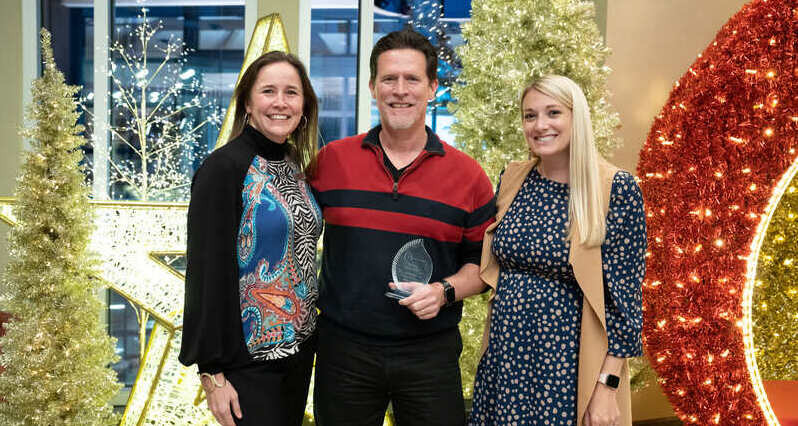 Scott Centers Receives Award